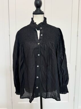 🖤 Pomander Place by Tuckernuck Smocked Ruffle Neck Blouse | Size Medium 🖤